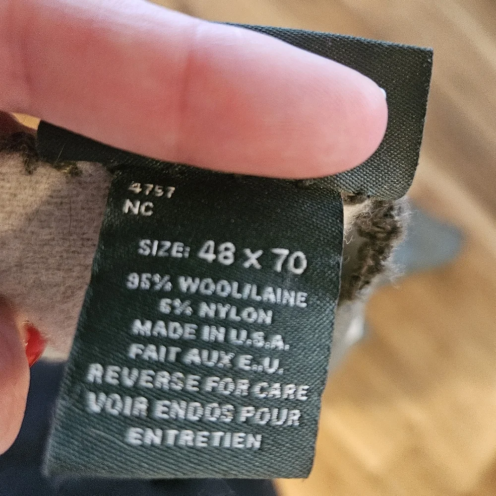 Woolrich Throw - Picture 8 of 8